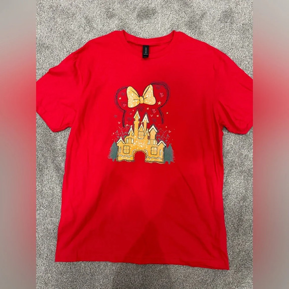Disney Holiday T-Shirt - Picture 1 of 4